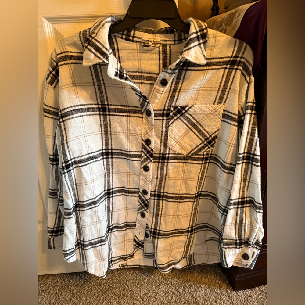 Maurice’s Plaid Button-Up Shirt